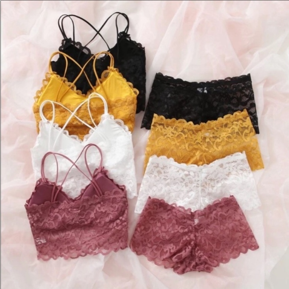 Lacy bra and panty 2 piece set small